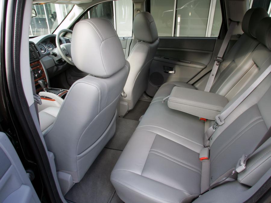  Jeep Grand Cherokee 5.7 Limited 2005 года  (UK) (фото 6 из 13)